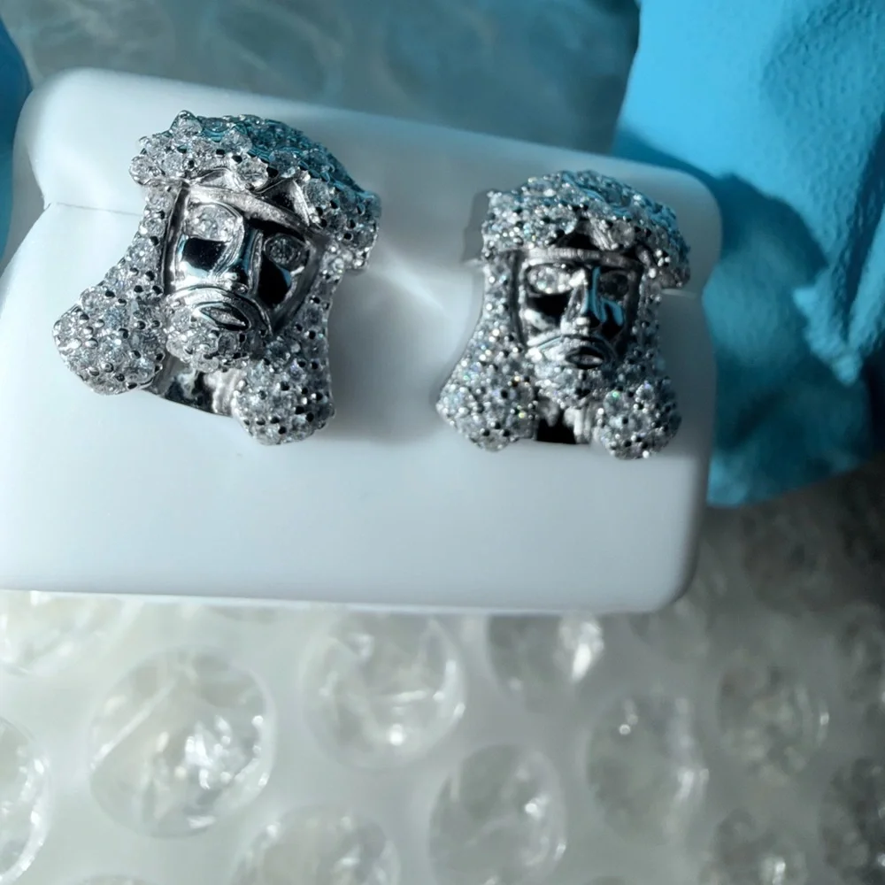 925 SILVER
MOISSAINITE 2.0CTW
$500.00 - Picture 1 of 12